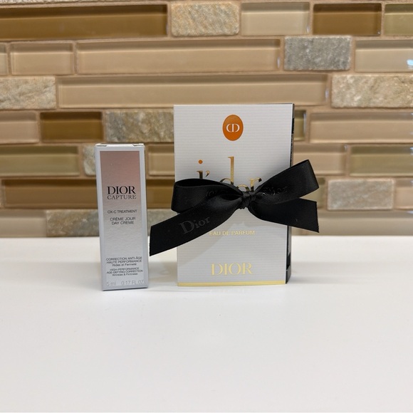 Dior Other - Dior Capture Totale Luxury Skincare & Sample Gift Set